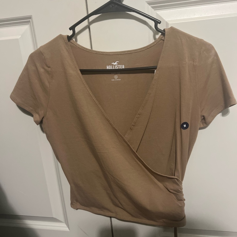Hollister cross top
